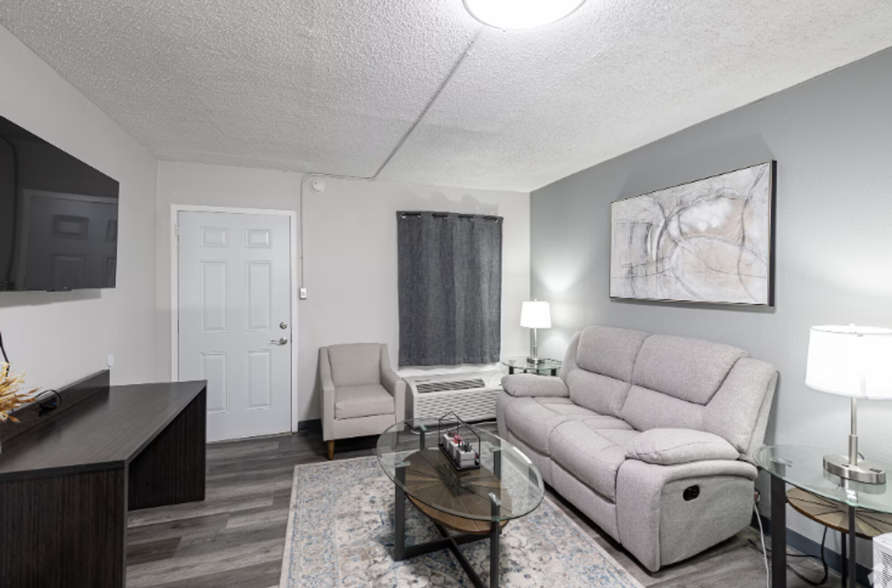 1 bed 1 bath All Bills Paid - Photo 2 of 33