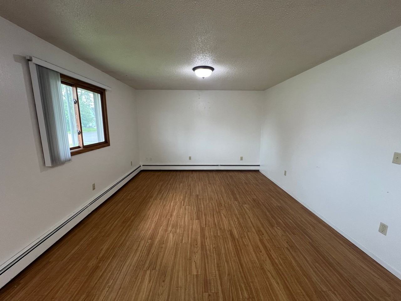 1406 Birch Ave - Photo 3 of 28