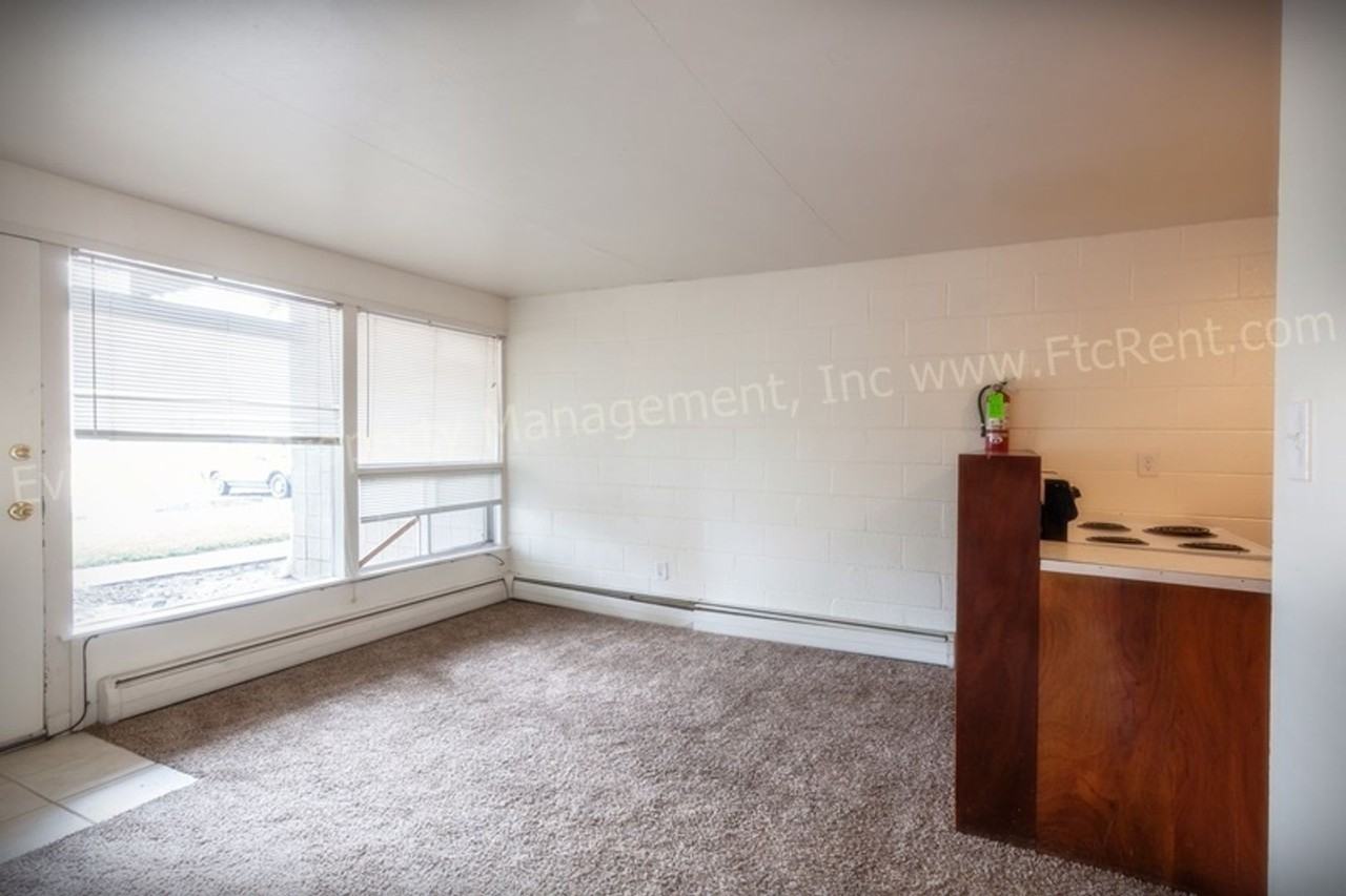 701 Parker St - Photo 6 of 37