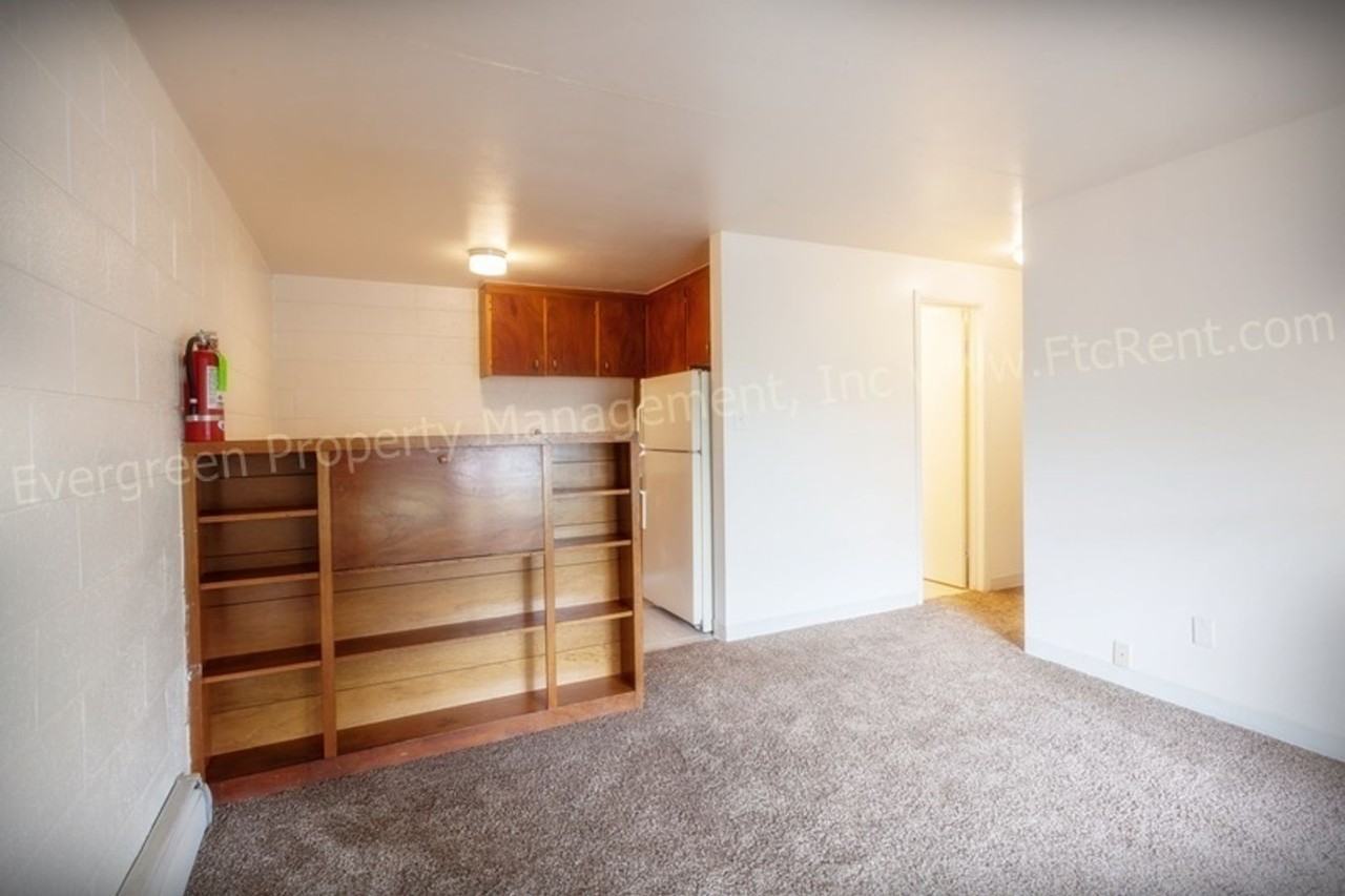 701 Parker St - Photo 7 of 37