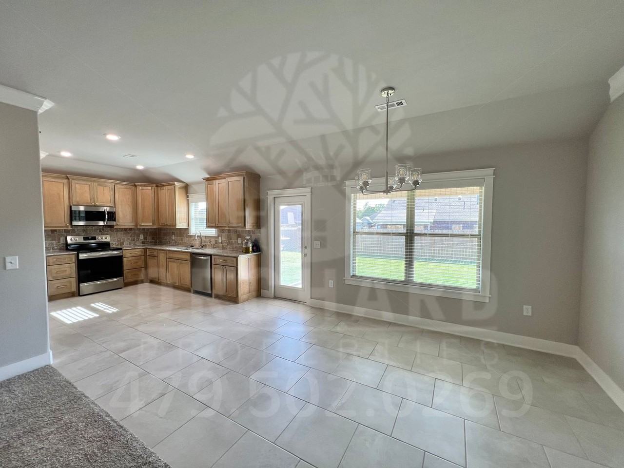 905 Jameson St - Photo 5 of 21