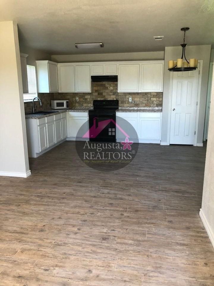 301 Thornton - Photo 2 of 18