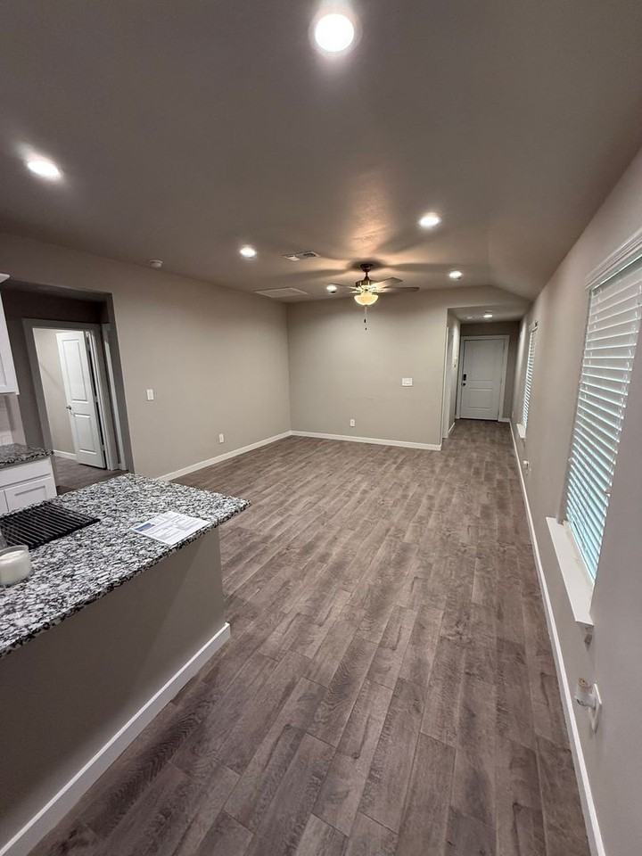 4710 126th St - Photo 7 of 14