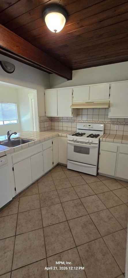 645 Bolen Dr - Photo 2 of 21