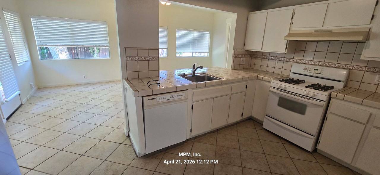 645 Bolen Dr - Photo 4 of 21