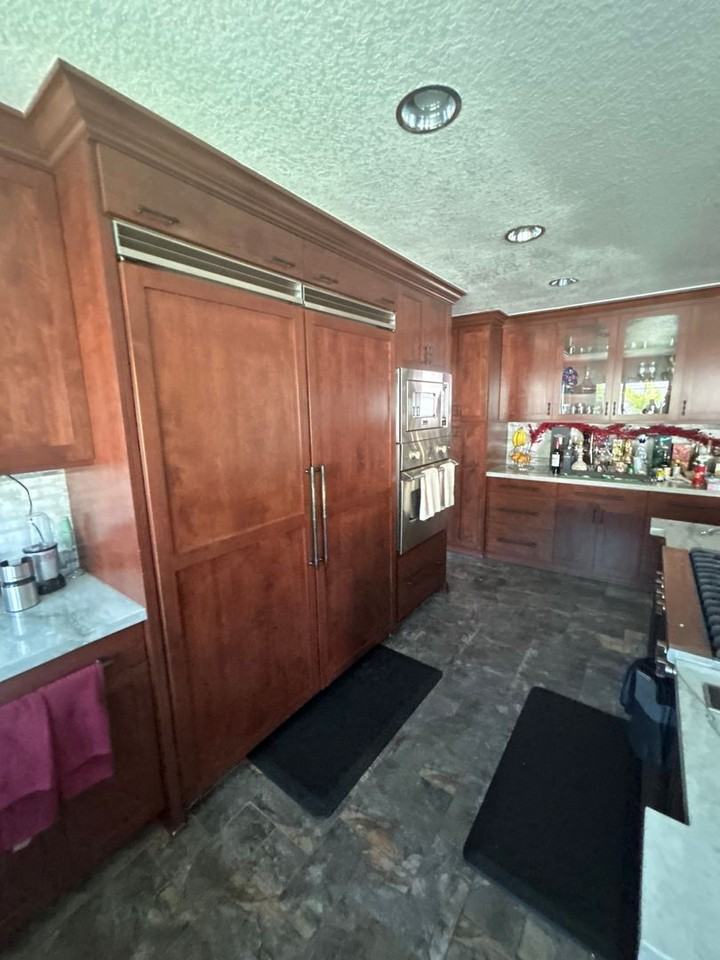 1046 S Mountcrest Ct - Photo 5 of 11