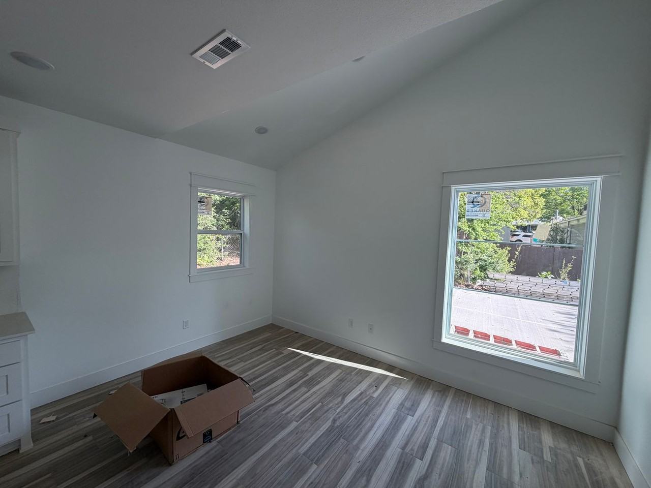 904 N Sang Ave #B - Photo 3 of 17