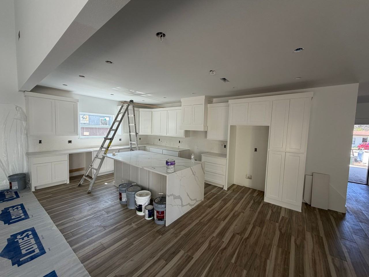 904 N Sang Ave - Photo 2 of 31