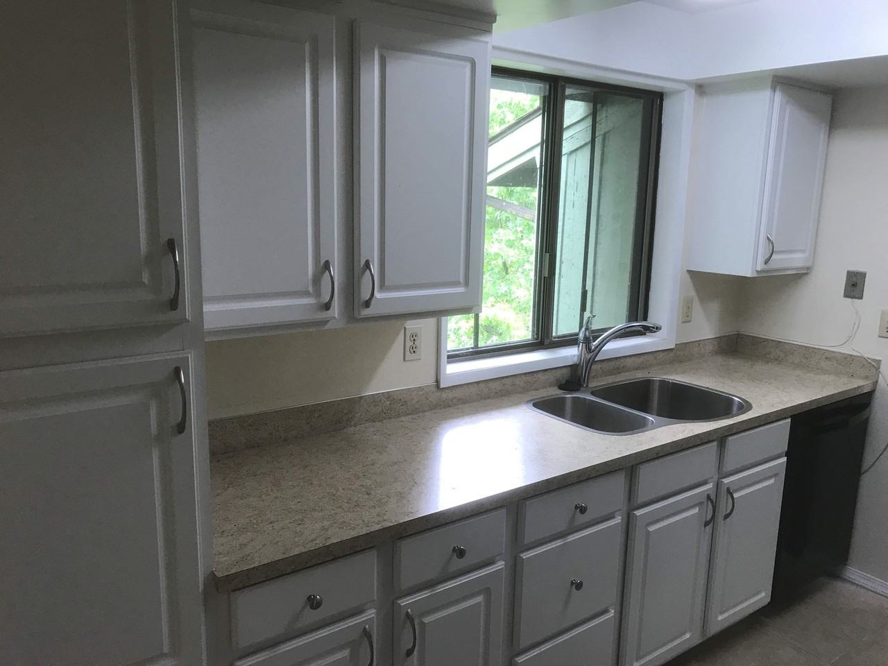 895 Foxglenn Ave - Photo 3 of 16