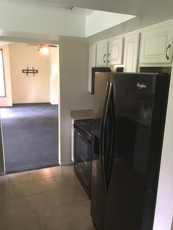 895 Foxglenn Ave - Photo 4 of 16