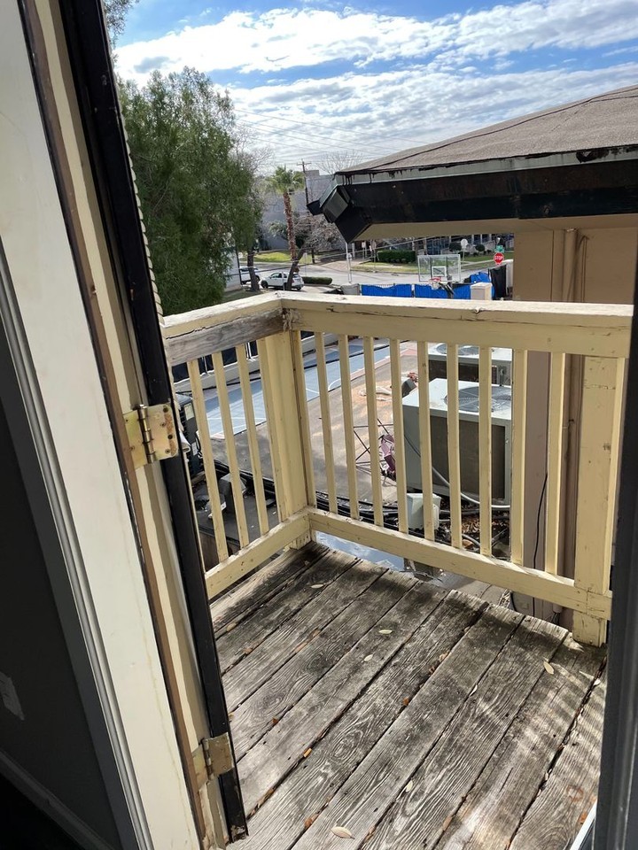 Oak Tree Apartments - Photo 4 of 50