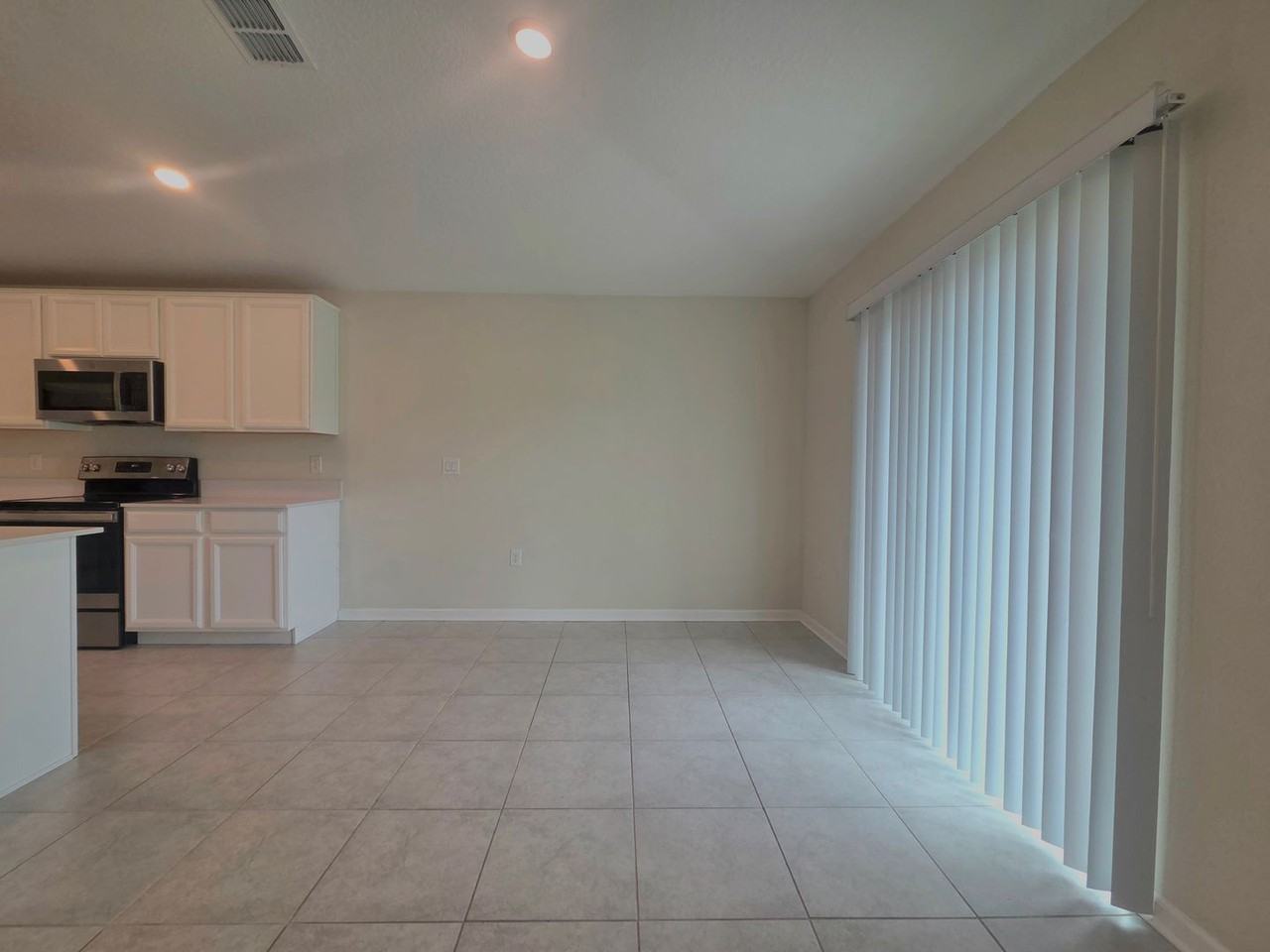 327 Macarthur St - Photo 7 of 29