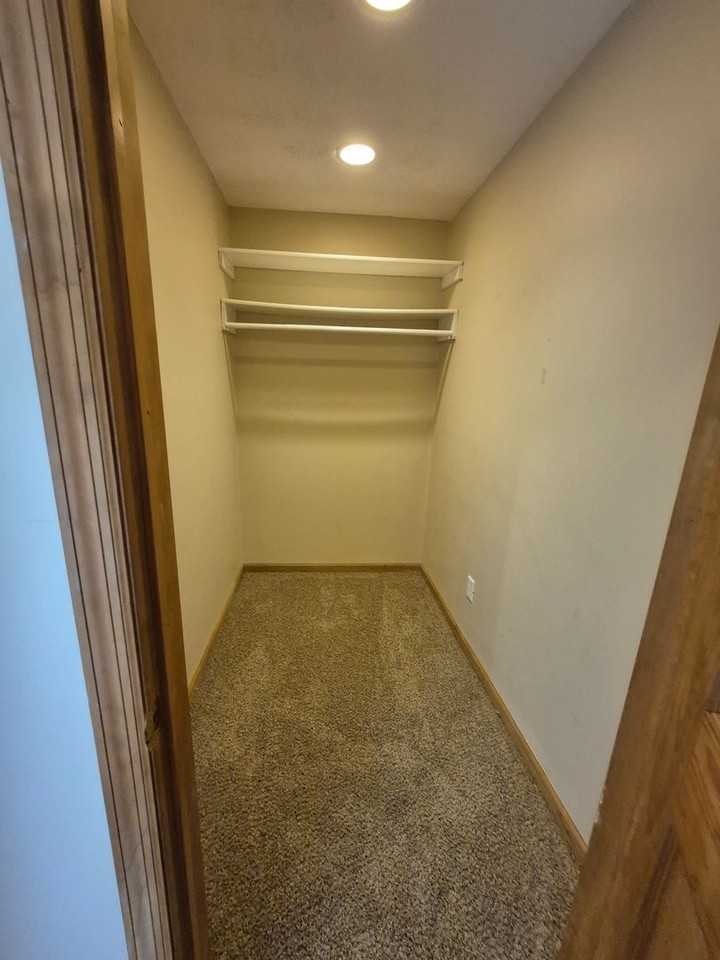 2816 Nacoma Pl - Photo 5 of 22