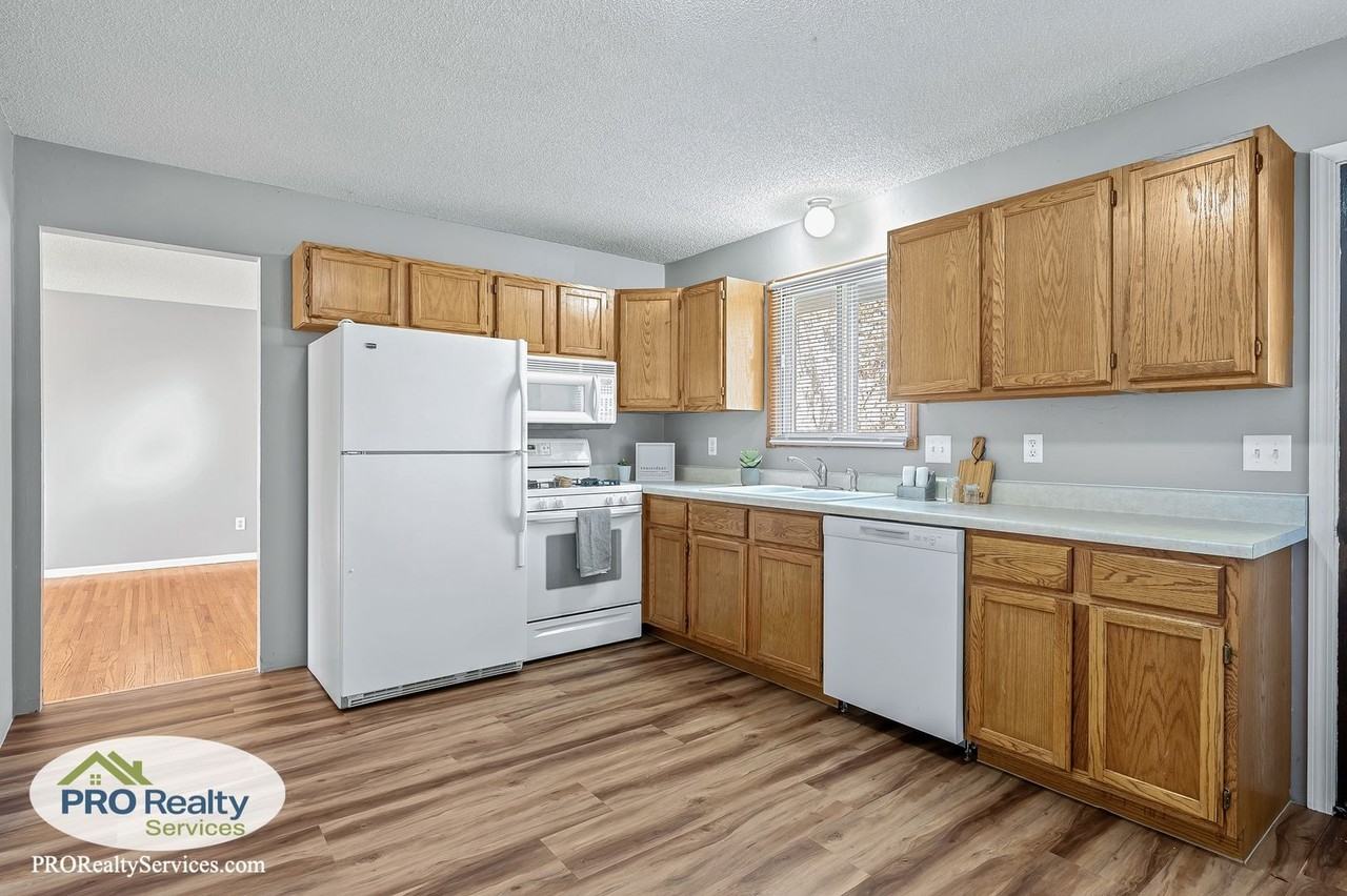 1001 38th Ave - Photo 4 of 30