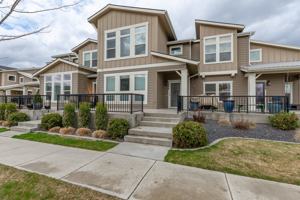 featured image of 1906 W Summit Pkwy