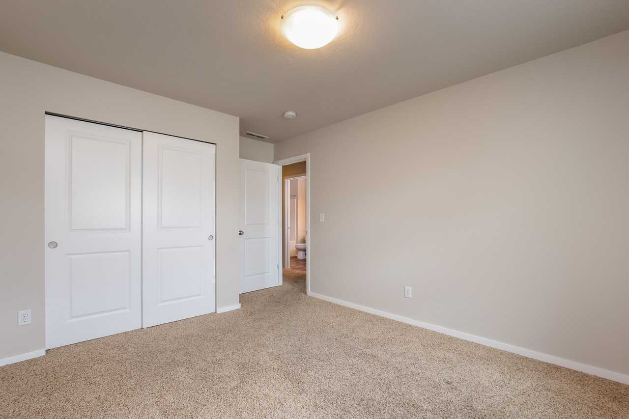 1906 W Summit Pkwy - Photo 7 of 21