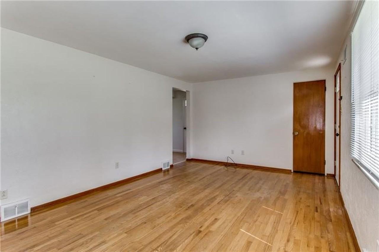 114 Neilson Dr - Photo 5 of 25