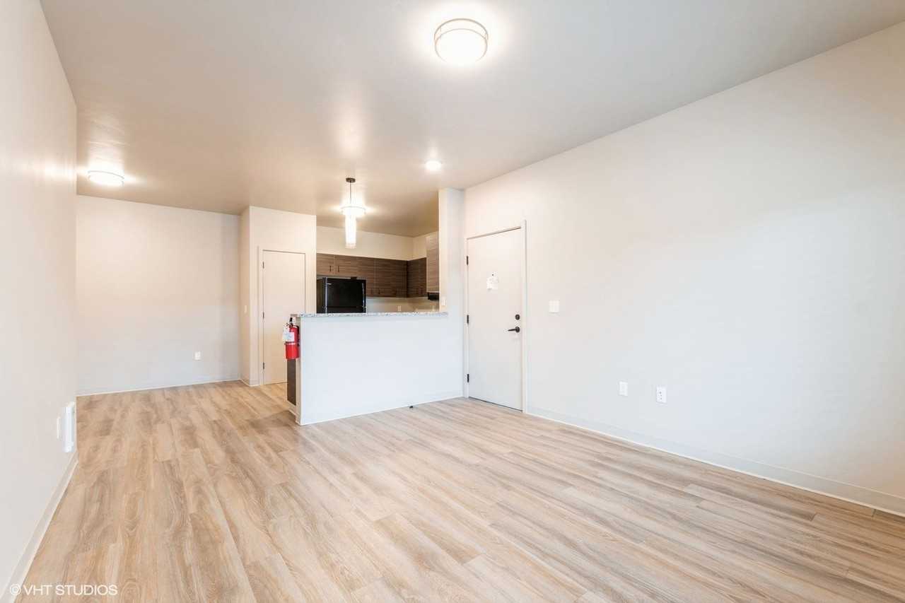 1920 Jefferson Blvd - Photo 4 of 17