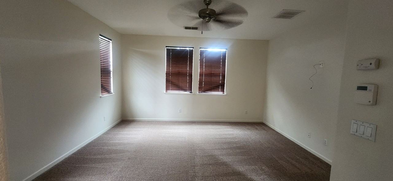 10285 Beckley Way - Photo 6 of 23