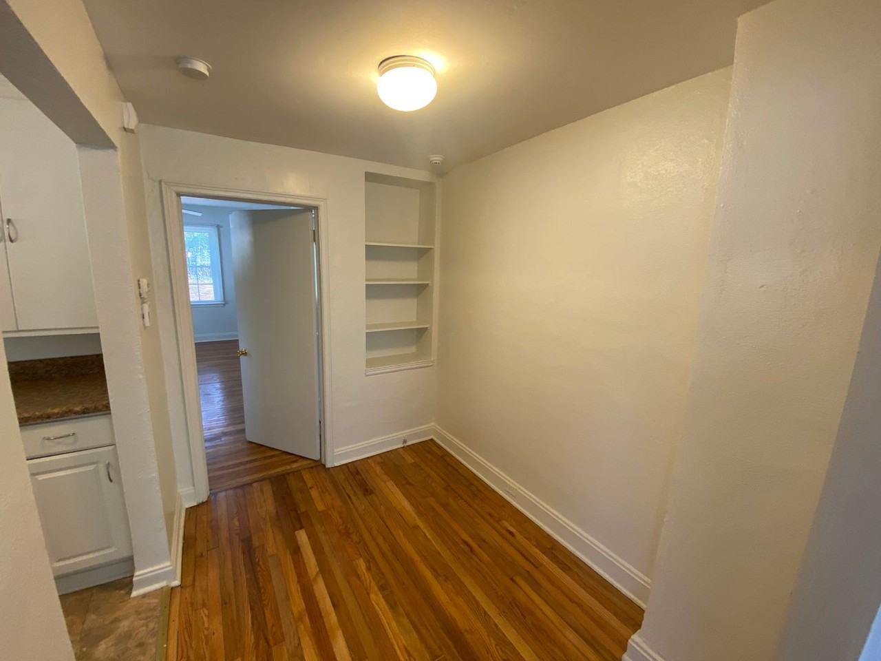 2504 Shenandoah Ave - Photo 4 of 13