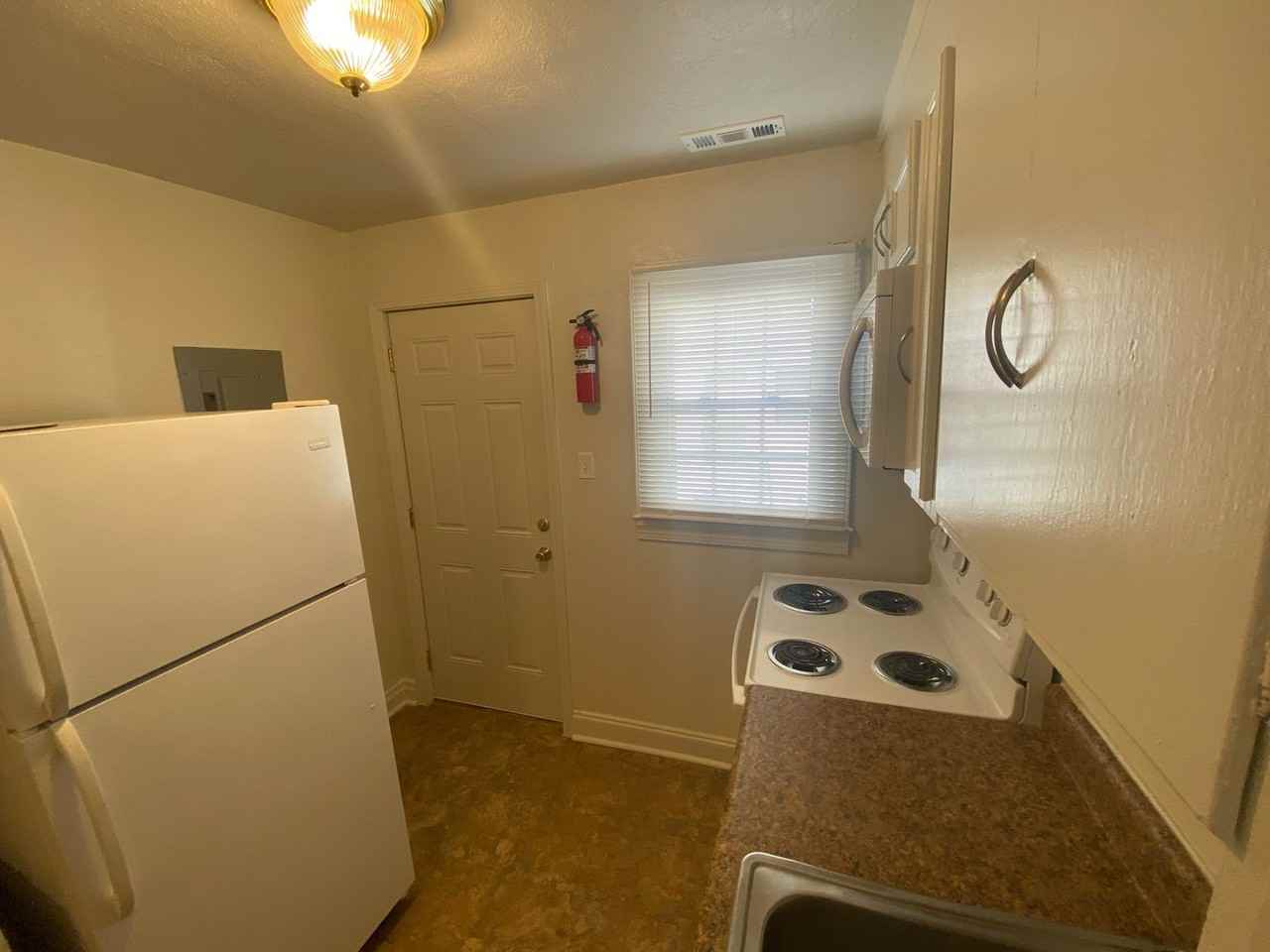 2504 Shenandoah Ave - Photo 6 of 13