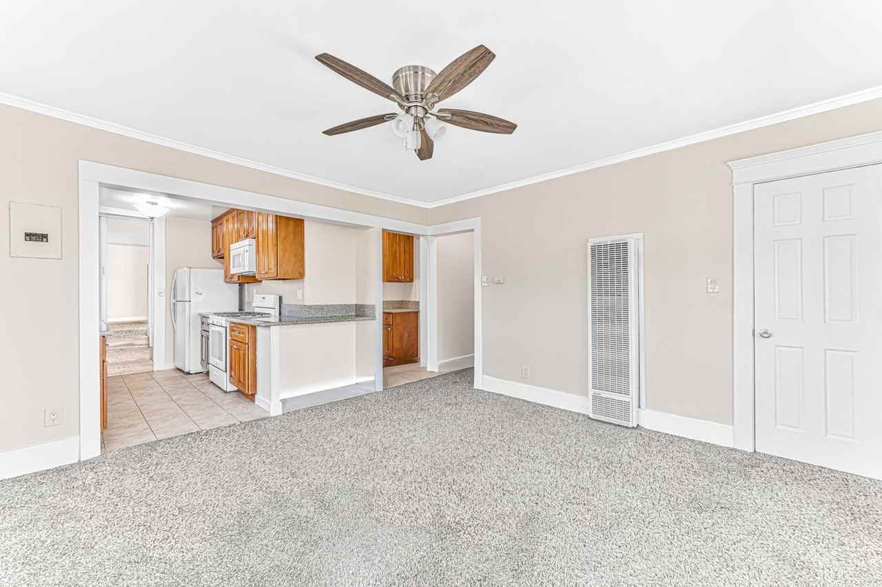1460 Gaviota Avenue - Photo 3 of 35