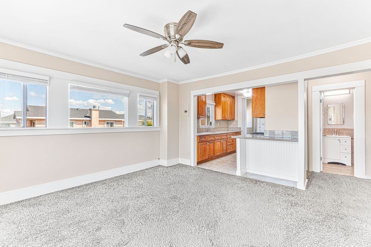 1460 Gaviota Avenue - Photo 4 of 35