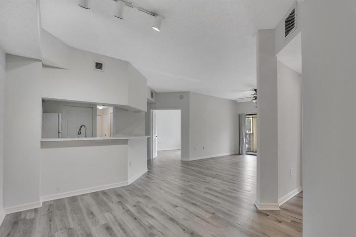 2725 Anzio Court #202 - Photo 5 of 11
