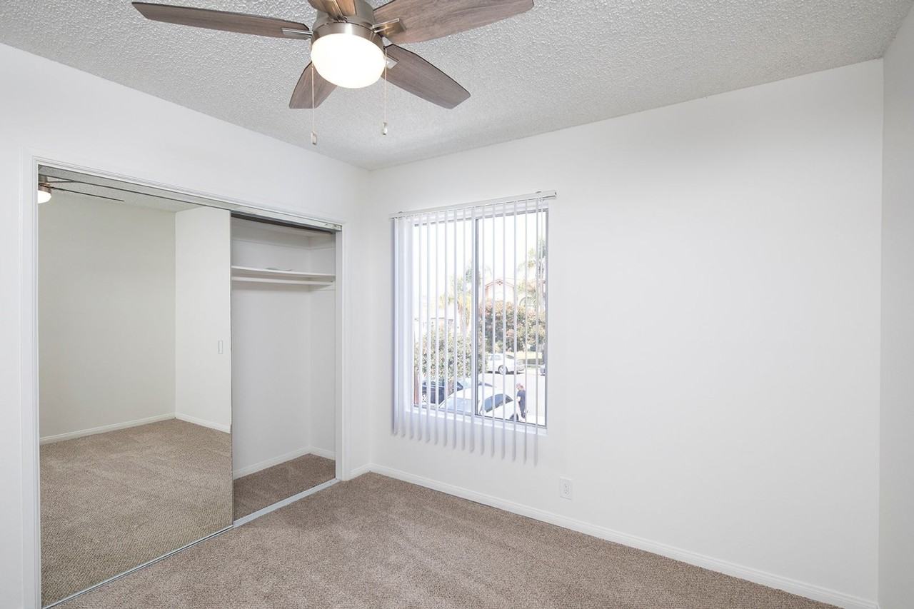 1459 Hornblend St - Photo 7 of 12