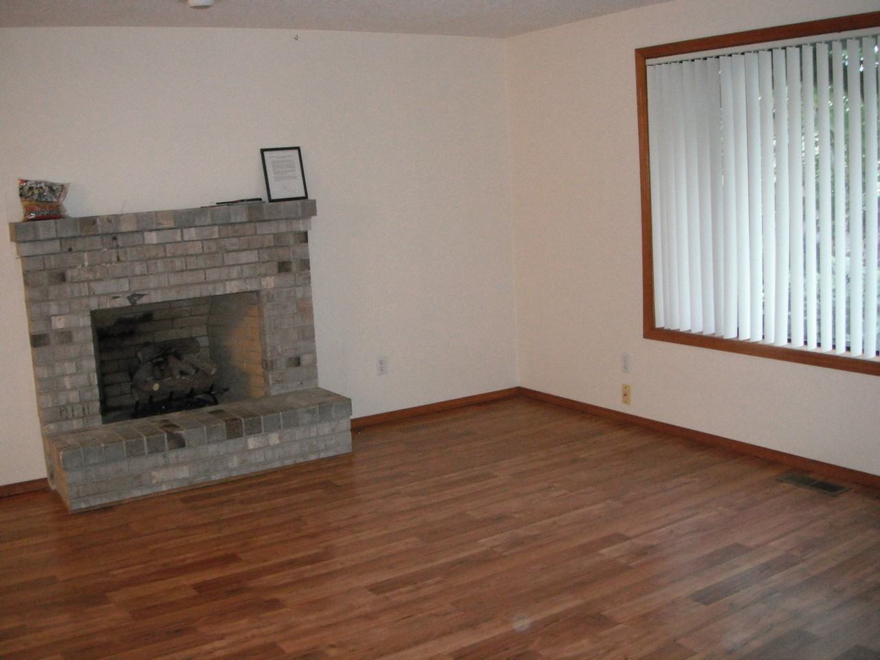 601 Ne 112th St - Photo 2 of 12