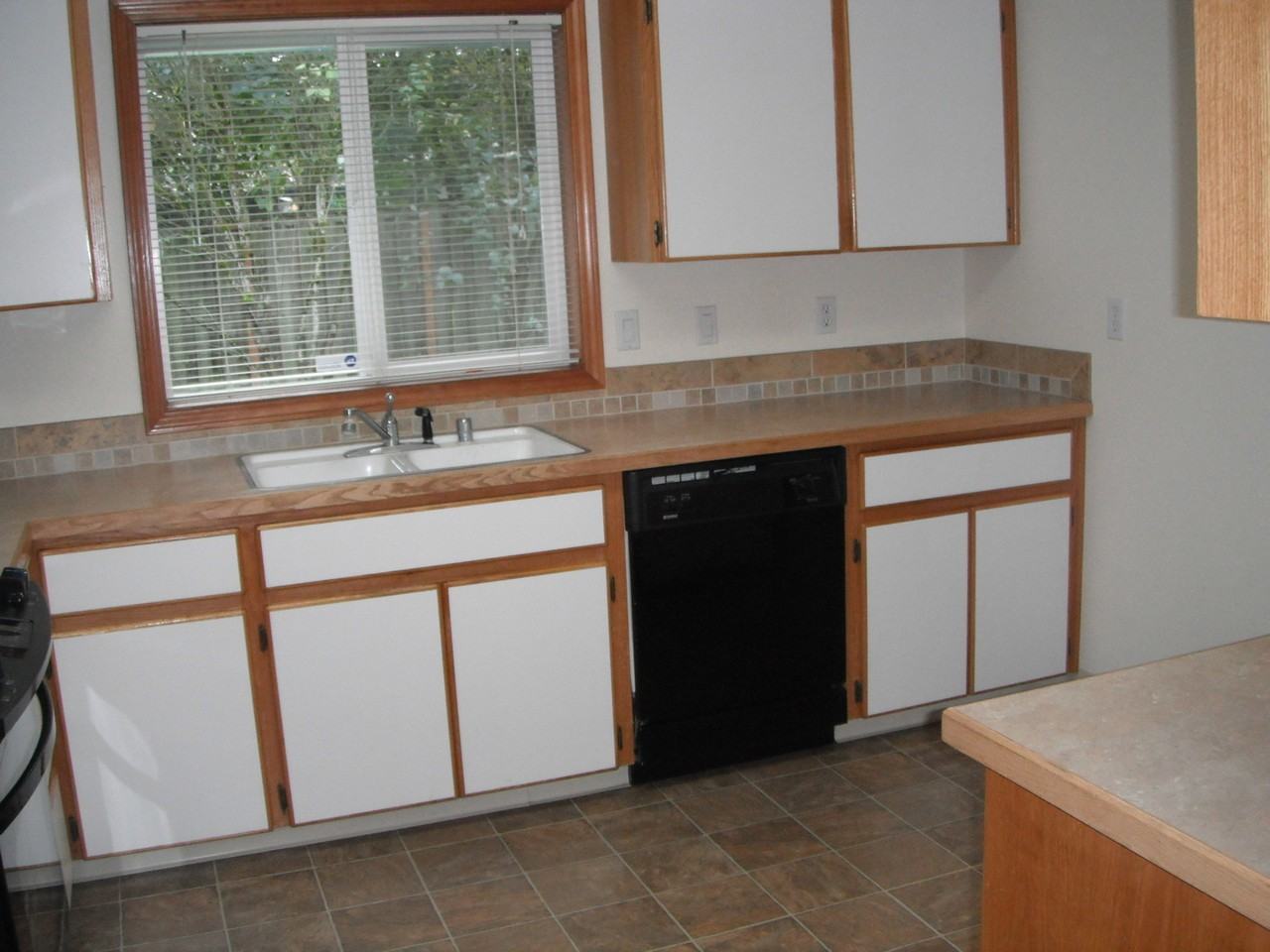 601 Ne 112th St - Photo 4 of 12