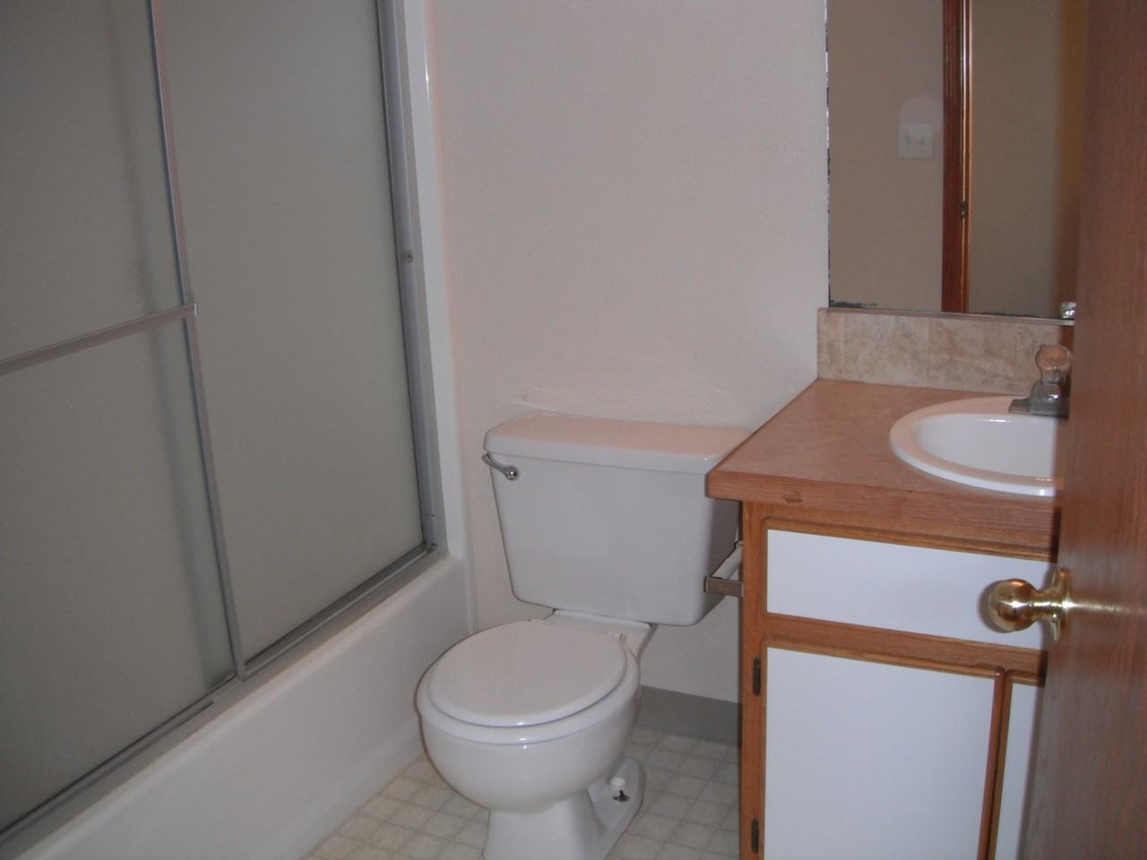 601 Ne 112th St - Photo 7 of 12