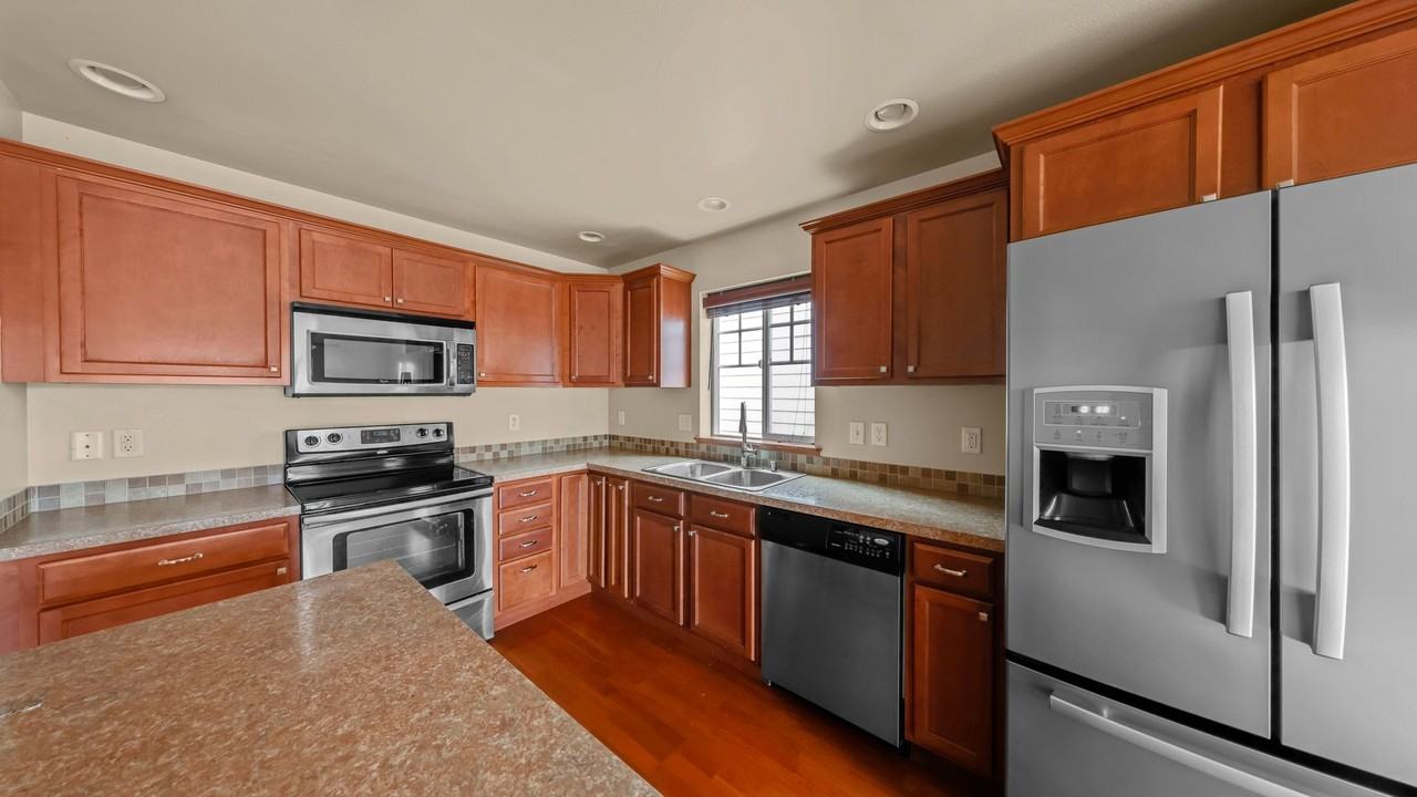 620 Nw Oxford Pl - Photo 3 of 15