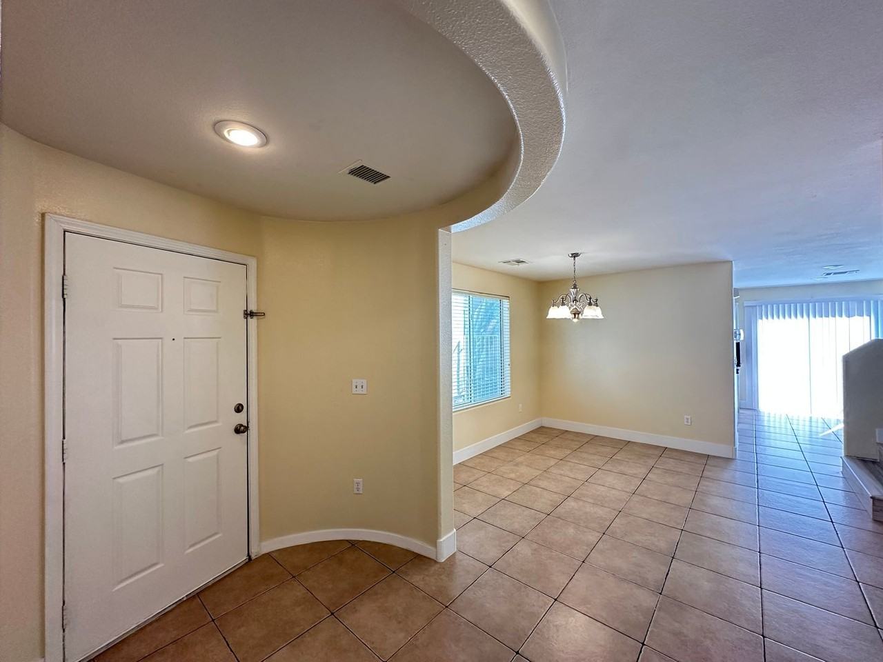 5640 Woods Crossing St - Photo 7 of 32