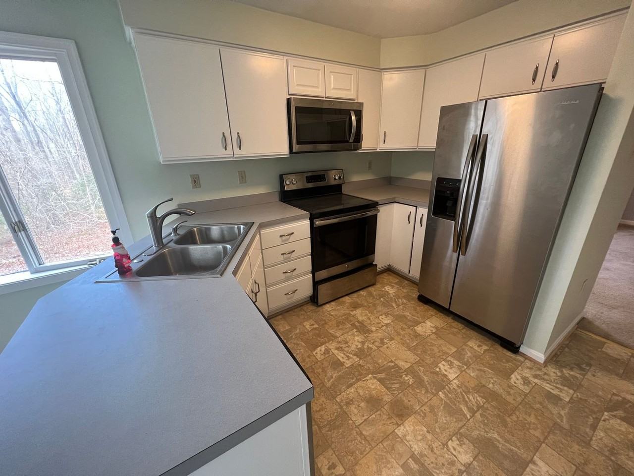 8260 Capitol Cir - Photo 3 of 9