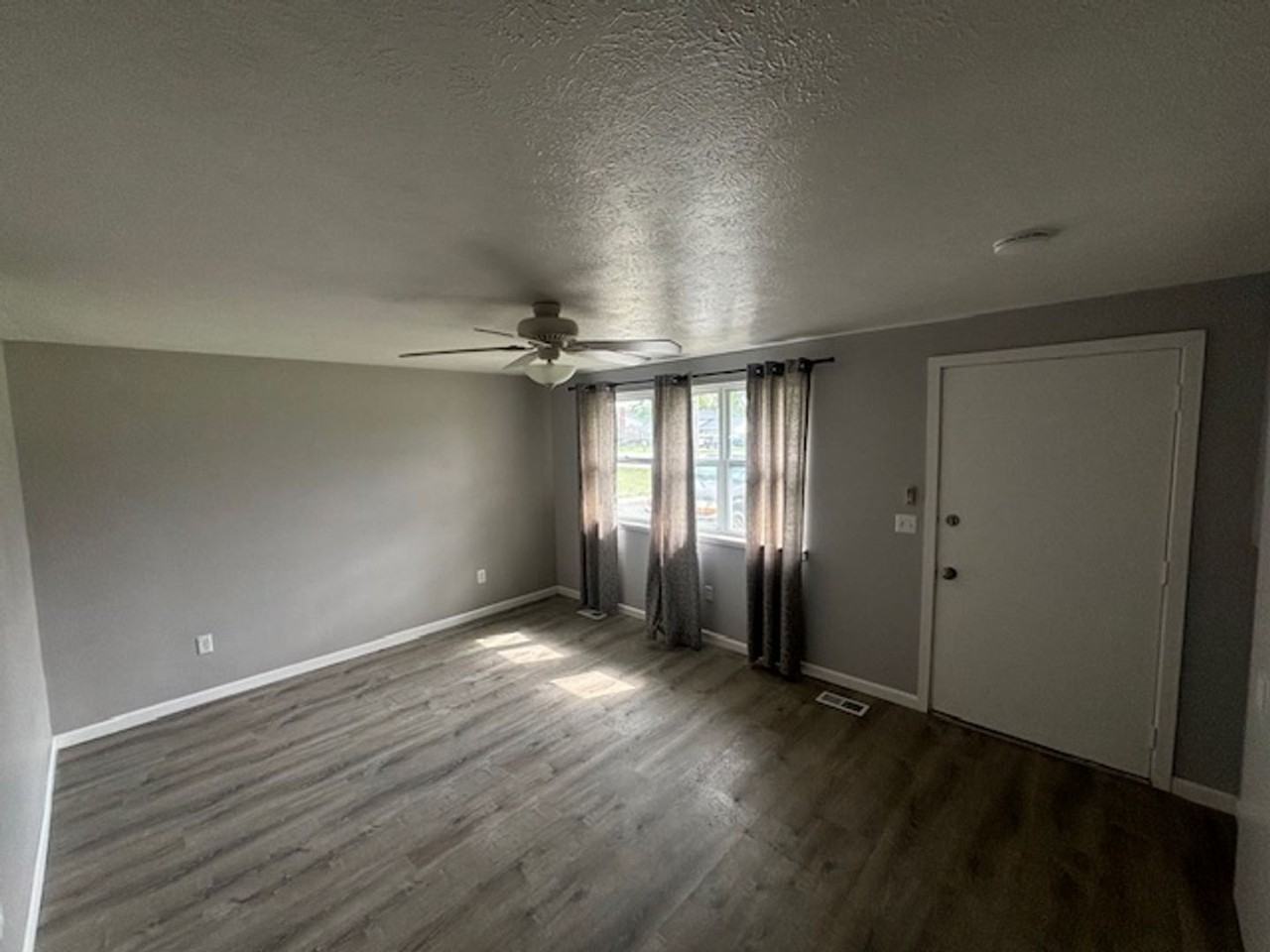 3912 Leavitt Rd - Photo 3 of 15