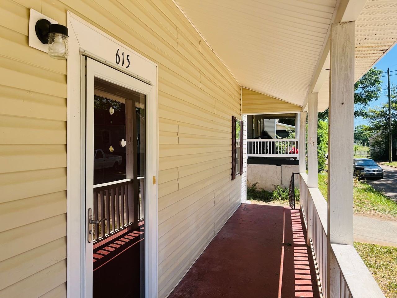 615 Chattahoochee St - Photo 2 of 26