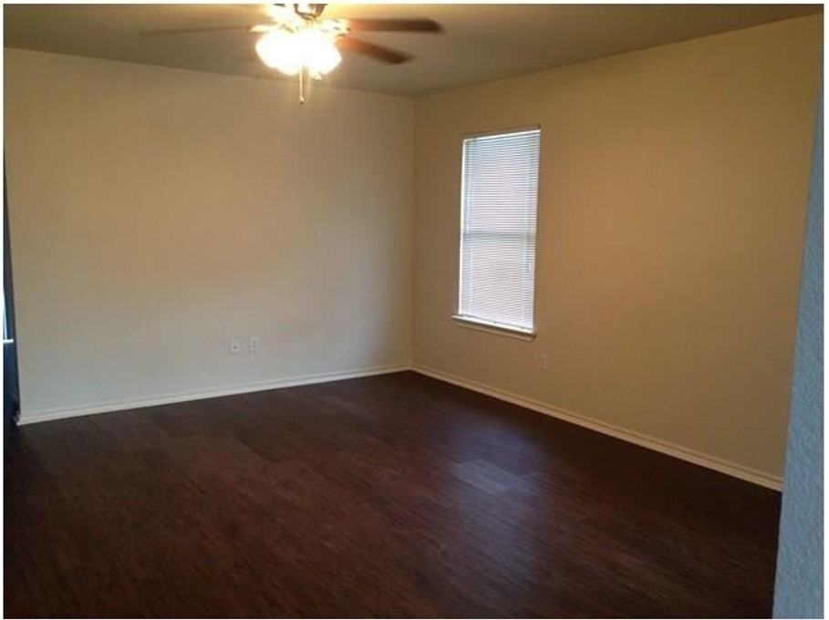 1502 Carriage Hills Trl - Photo 3 of 19