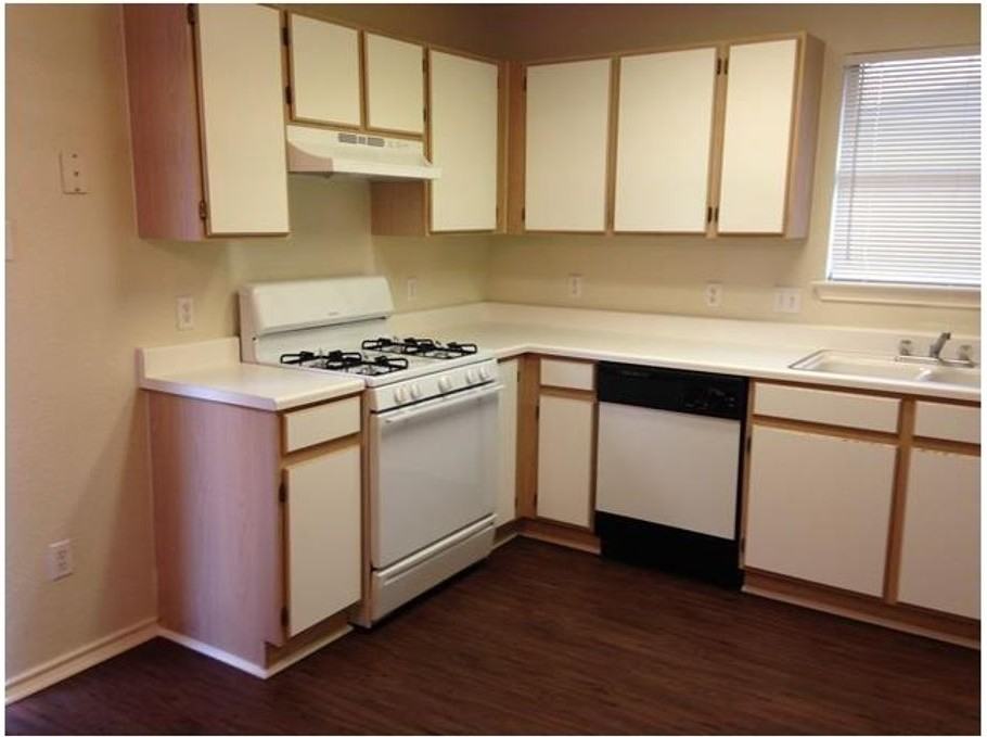 1502 Carriage Hills Trl - Photo 5 of 19