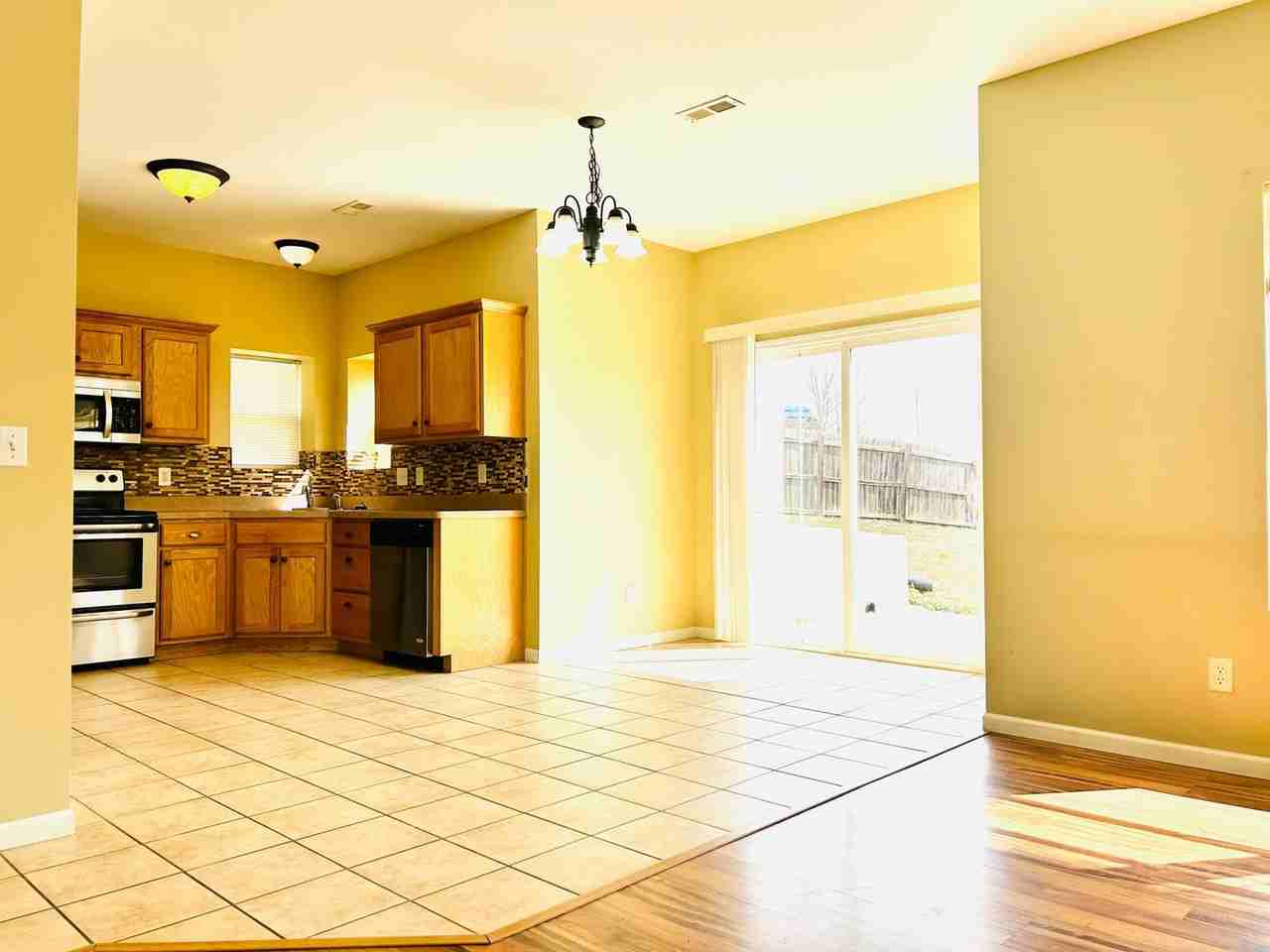 1901 Thompson Dr - Photo 7 of 24