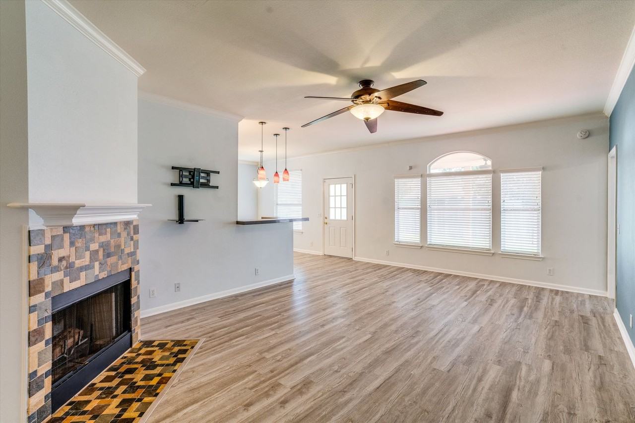 2300 Wisteria Way - Photo 7 of 21