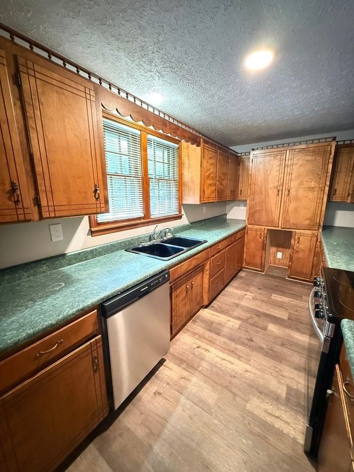 114 Payne Springs Rd - Photo 5 of 18