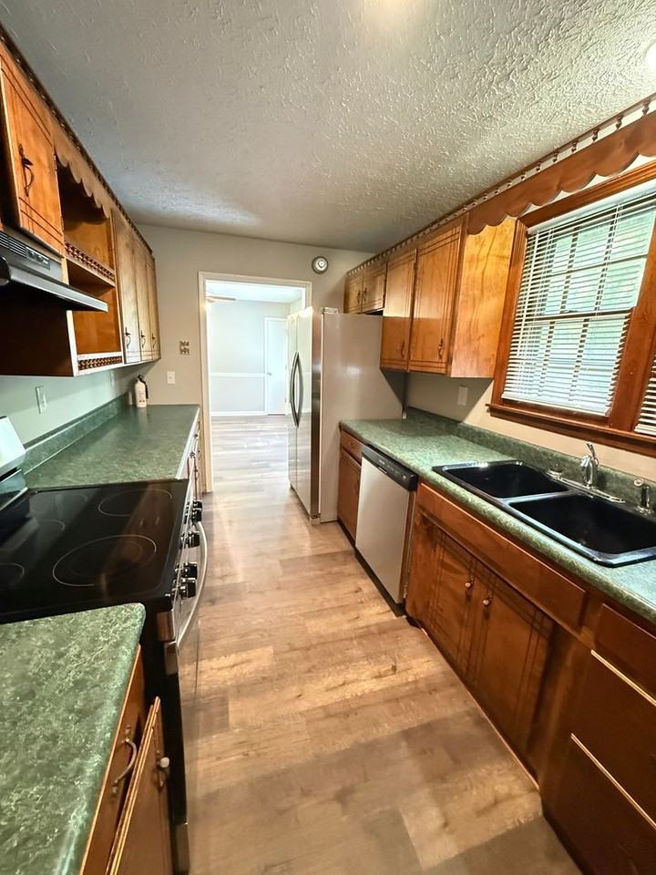 114 Payne Springs Rd - Photo 6 of 18