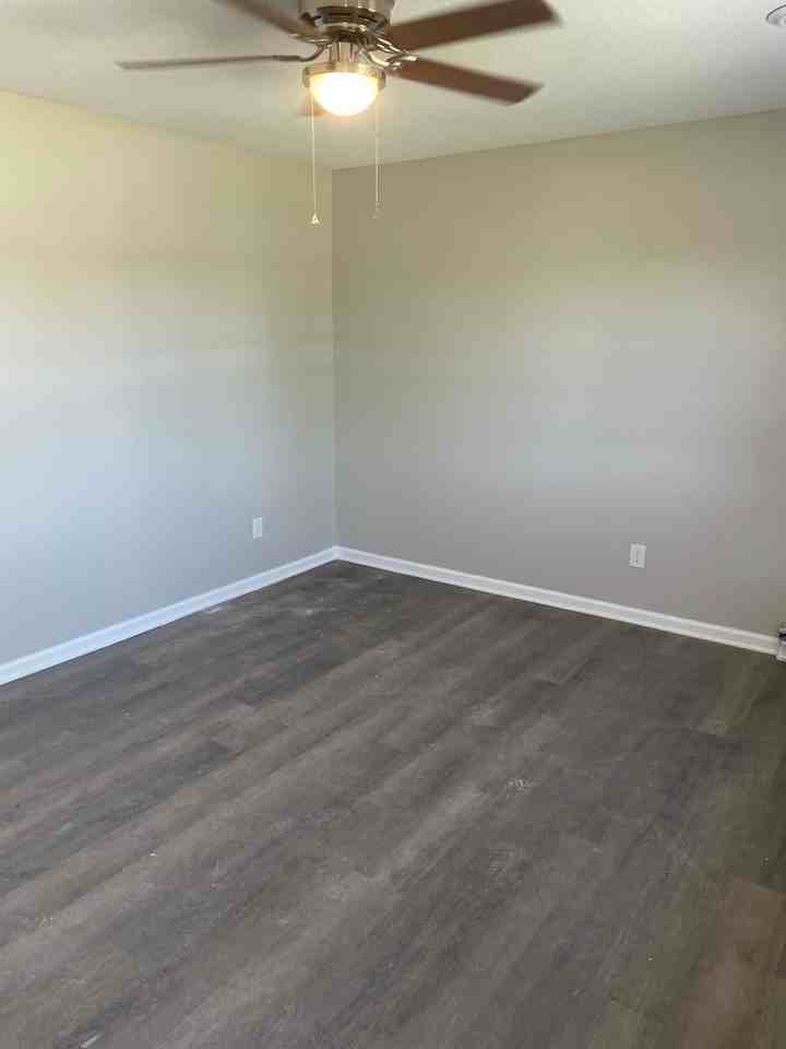 1008 Claremont Ave - Photo 2 of 10