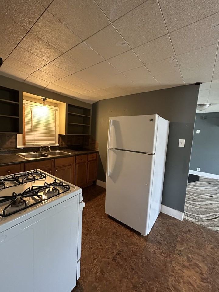 107 W Lindburg St - Photo 4 of 9