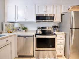 featured image of 1010 N Toombs St #15