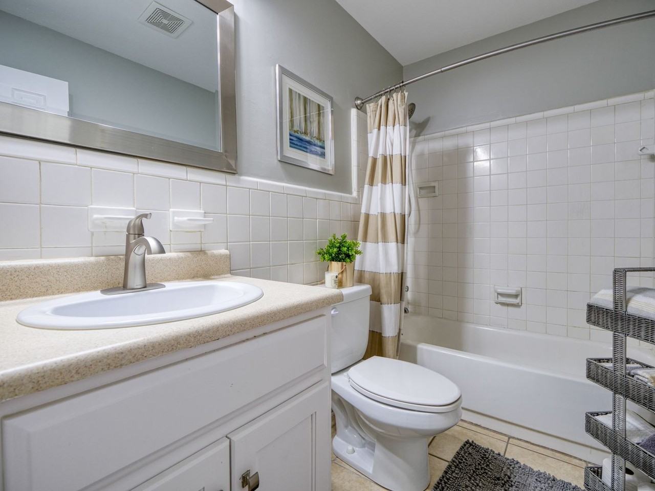 1010 N Toombs St #15 - Photo 2 of 23