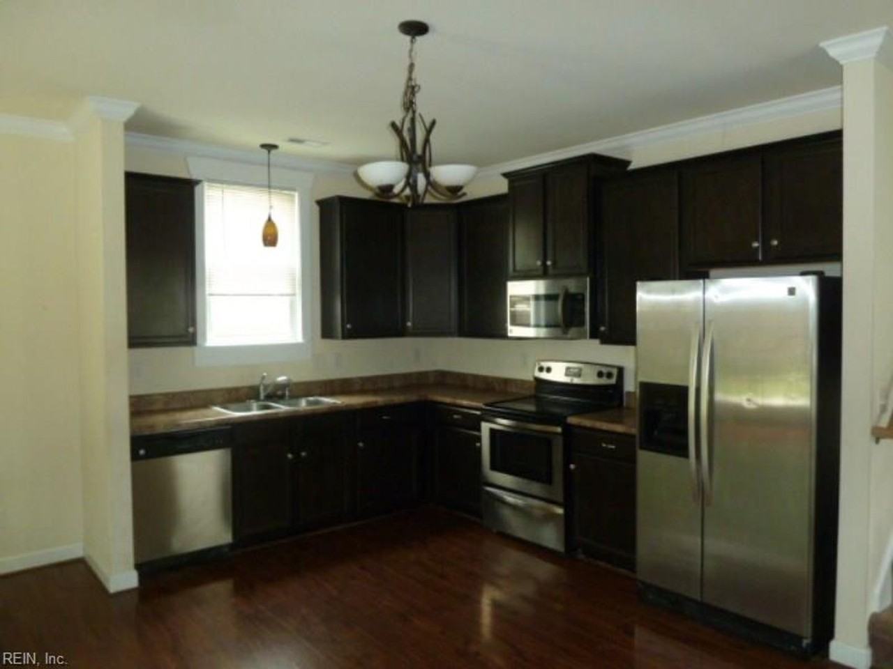 1514 W 41st St - Photo 6 of 15