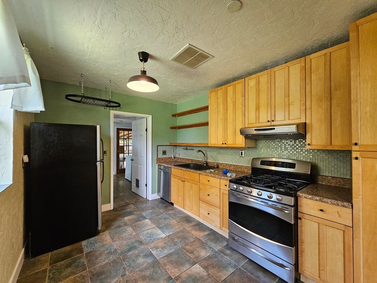 1115 Ne 11th Ave - Photo 2 of 50