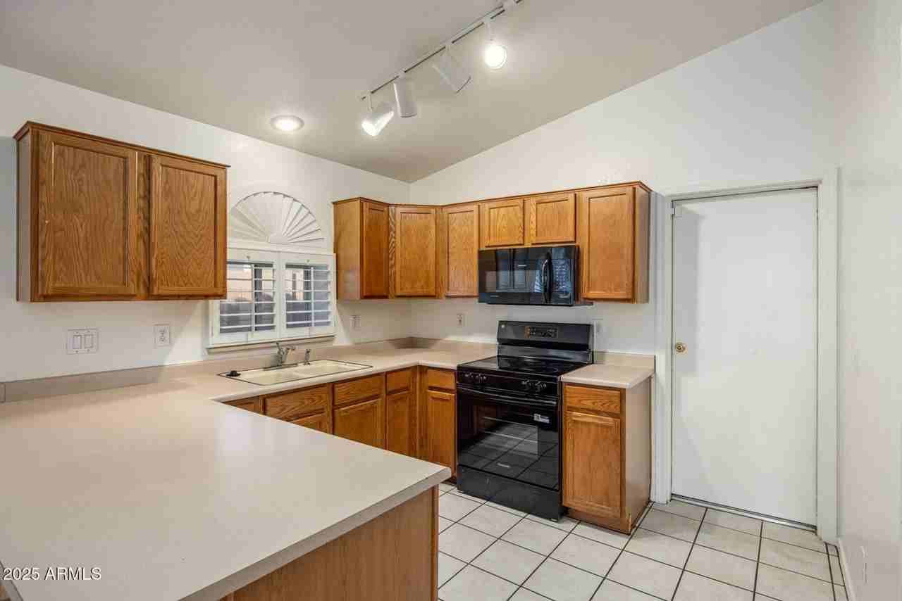 12559 W Virginia Ave - Photo 7 of 19